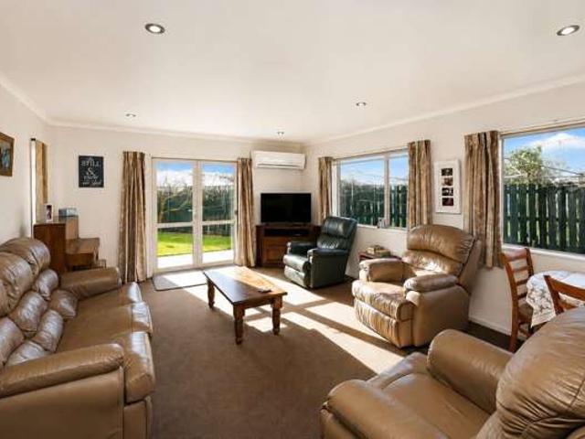 House for sale in Otakou
