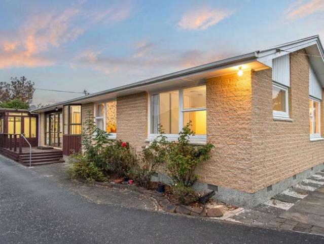 House for sale in Chaslands, Canterbury