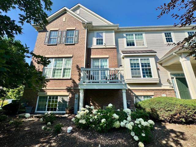 Townhouse for rent in Wheeling, Illinois