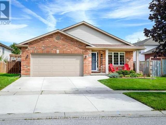 House for sale in Central Elgin, Southwestern Ontario