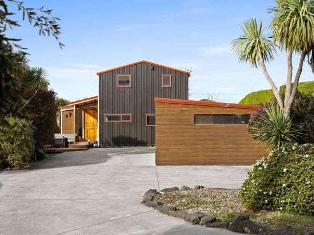 House for sale in Otakou