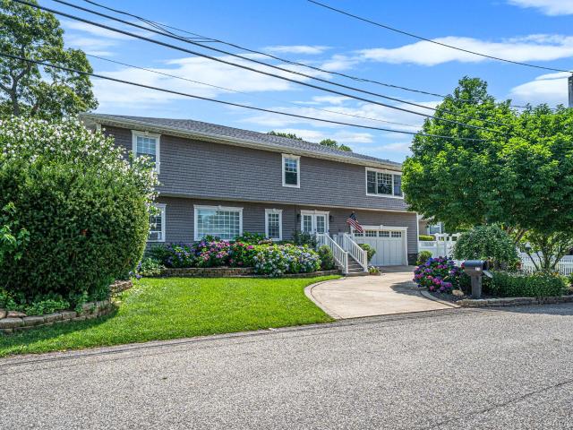 House for sale in Centereach, New York