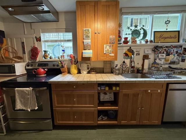 House for rent in West Beach, White Rock