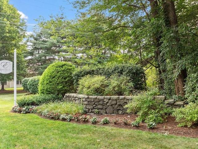 Condo for sale in Tewksbury, Massachusetts