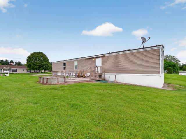 House for sale in Syracuse, Indiana