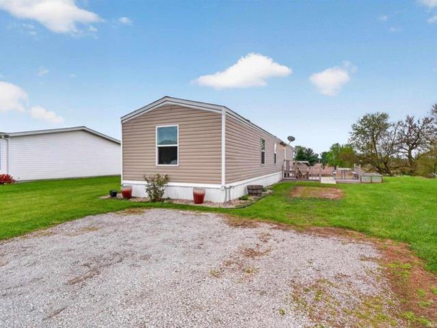 House for sale in Syracuse, Indiana