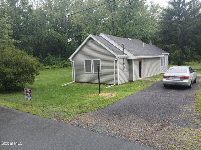 House for sale in Castleton On Hudson, New York