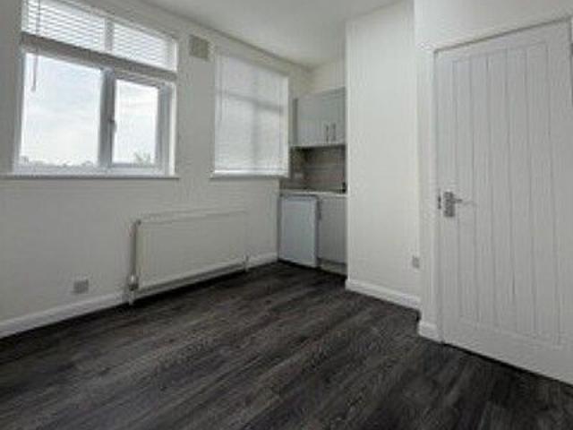 Studio for rent in Petts Wood, Greater London