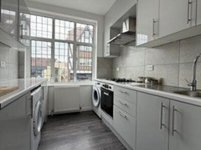 Apartment for rent in Petts Wood, Greater London