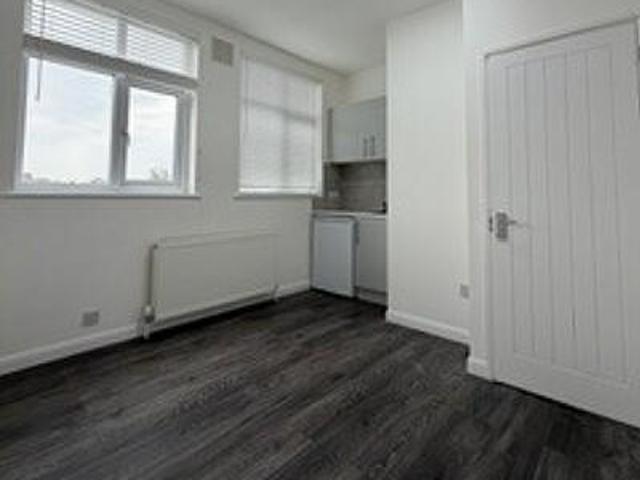 Apartment for rent in Petts Wood, Greater London