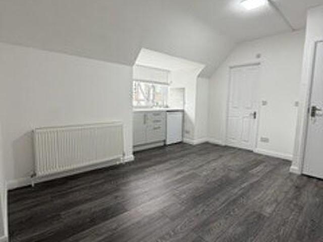 Apartment for rent in Petts Wood, Greater London