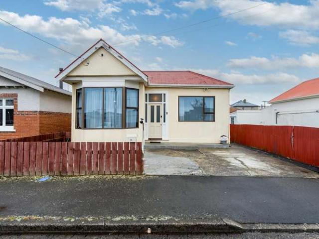 House for sale in Otakou