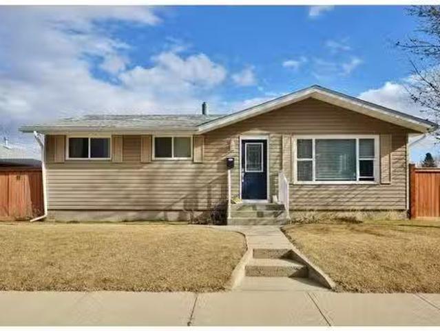 House for sale in Red Deer