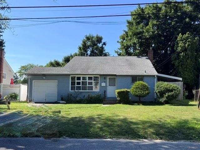 House for sale in Huntington, New York