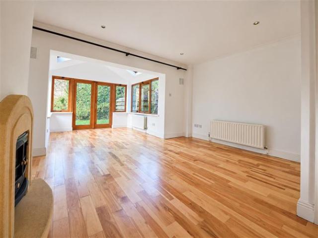 Detached House to rent in Dundrum, County Dublin