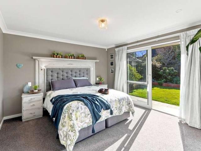 House for sale in Chaslands, Canterbury
