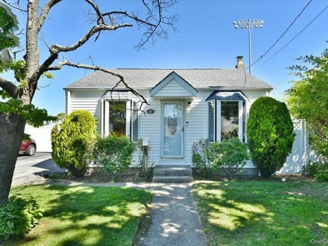 House for sale in Babylon, New York