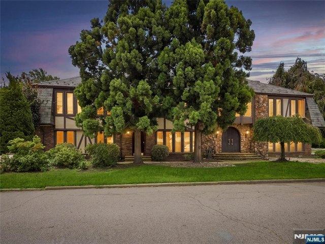 House for sale in Little Ferry, New Jersey