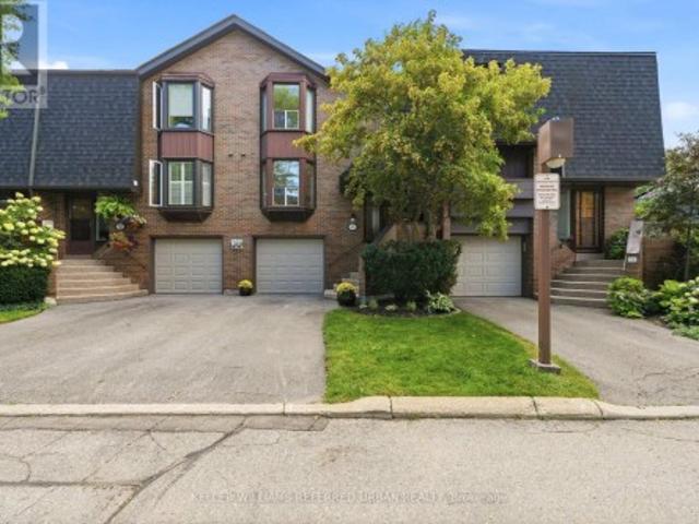 Townhouse for sale in Woburn, Ontario