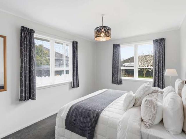 House for sale in Chaslands, Canterbury
