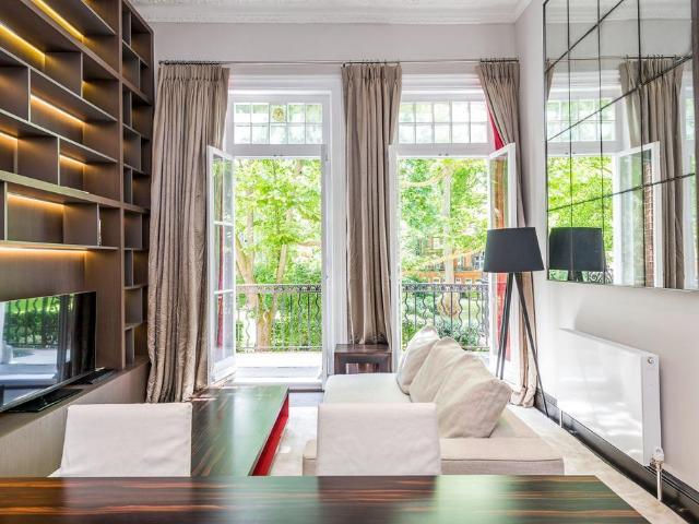 Apartment for rent in The Boltons, Greater London