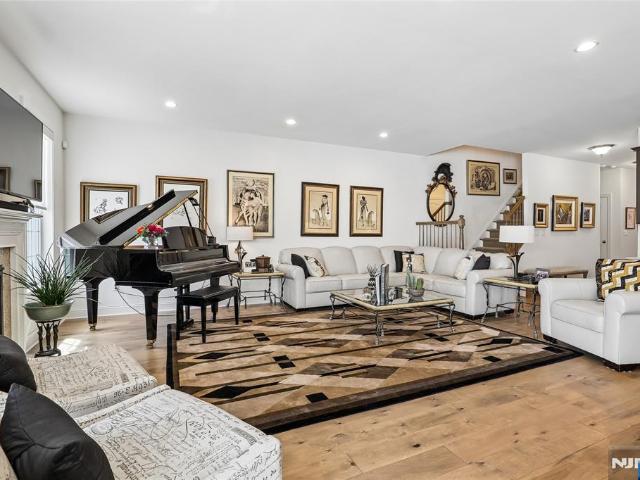 Townhouse for sale in Cedar Grove, New Jersey