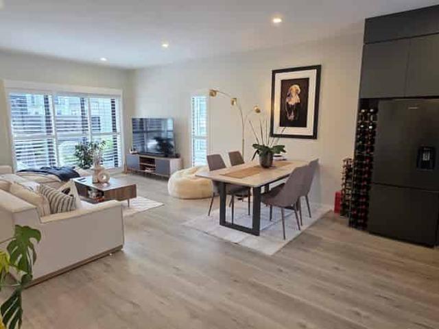 House for rent in Point England, Oroua County