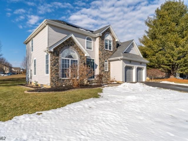 House for sale in Stewartsville, New Jersey