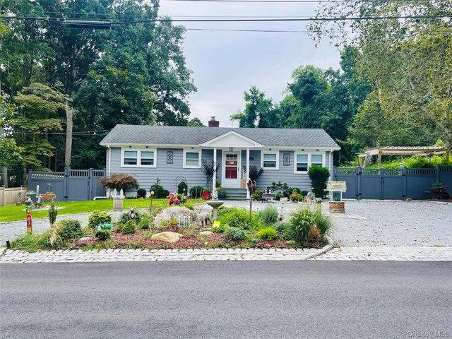 House for sale in Shelter Island Heights, Town of Shelter Island
