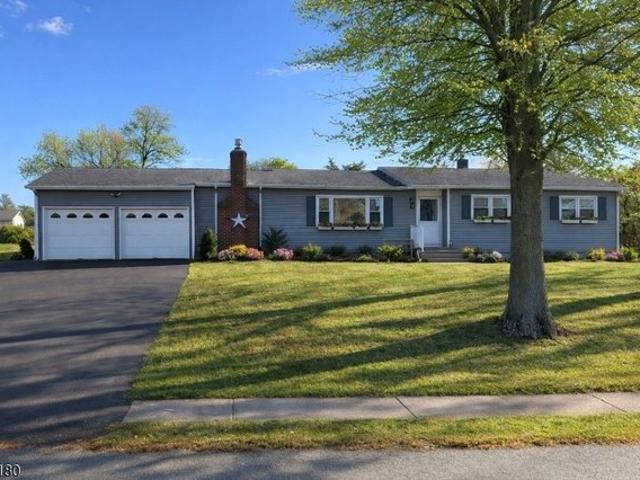 House for sale in Neshanic Station, New Jersey
