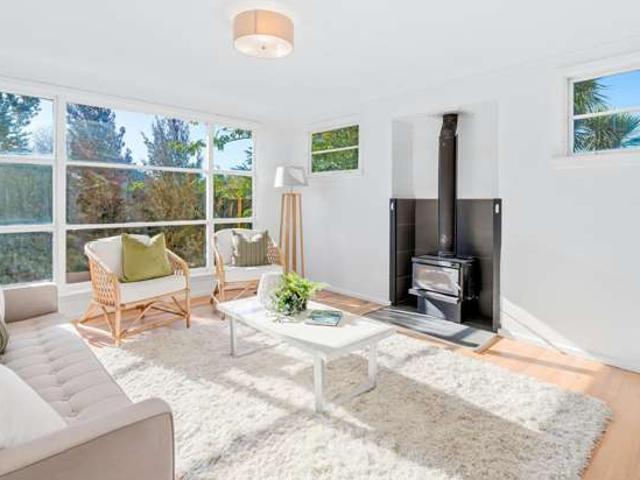 House for sale in Chaslands, Canterbury