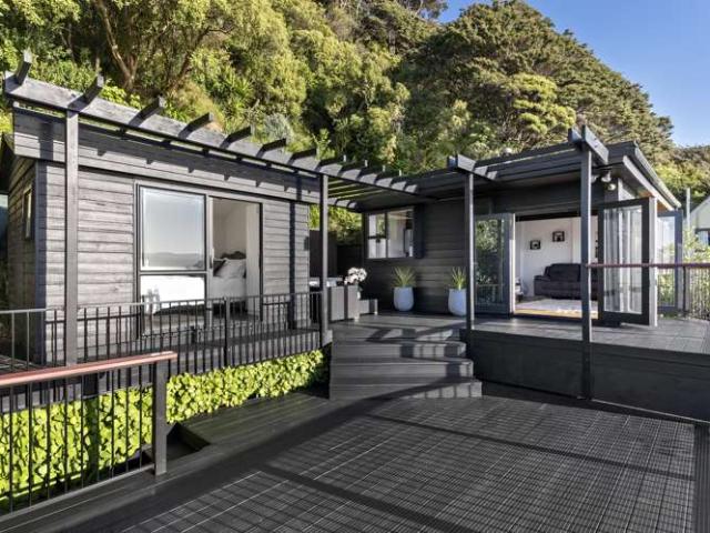 House for sale in Days Bay, Wellington