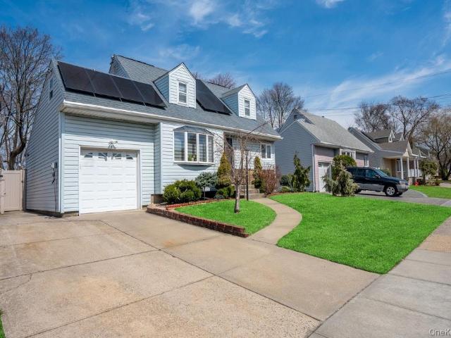 Property for sale in Babylon, New York
