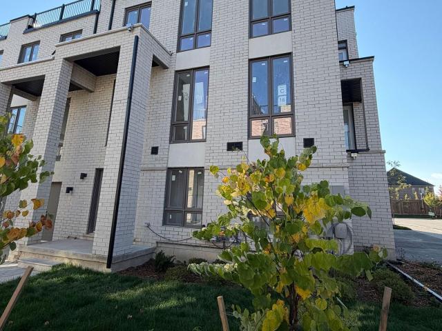Townhouse for sale in Woburn, Ontario