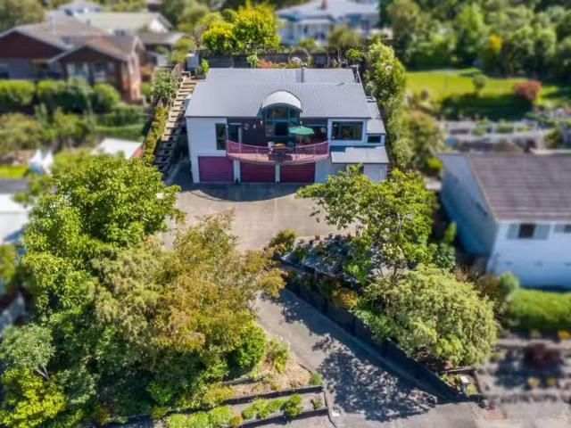House for sale in Days Bay, Wellington