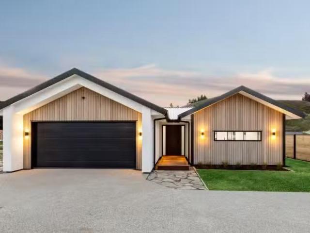 House for sale in Otakou