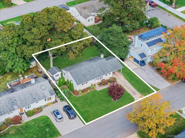 House for sale in Bay Shore, Town of Islip