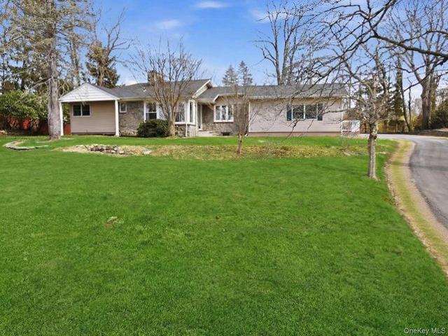 House for sale in Miller Place, New York