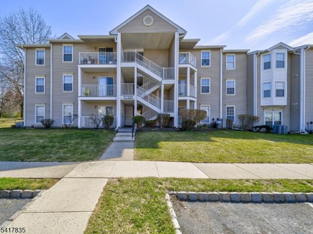 Townhouse for sale in Kendall Park, New Jersey