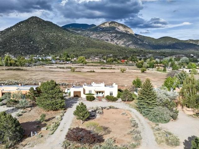 House for sale in Arroyo Seco, New Mexico
