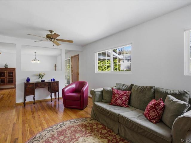 House for sale in Baldwin Place, New York