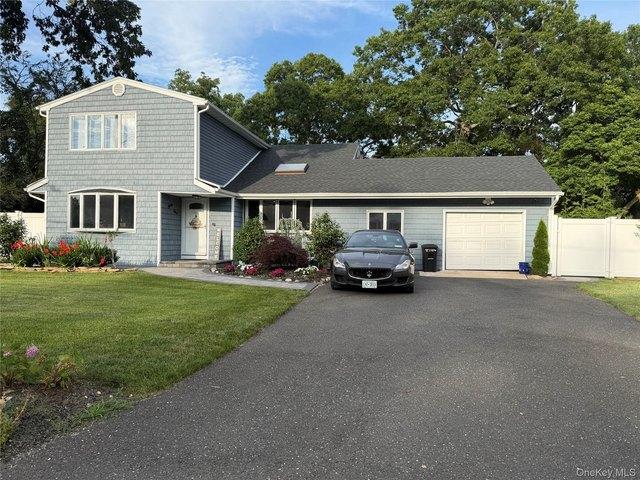 House for sale in Centereach, New York