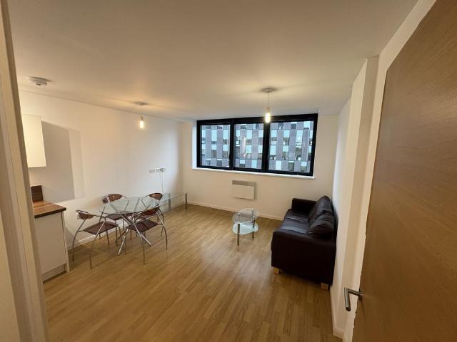 Apartment for rent in Waterfront, Calderstones