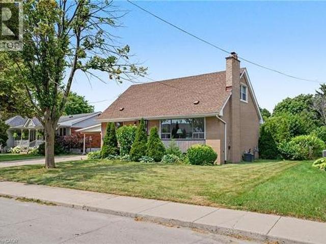 House for sale in Ancaster, Ontario