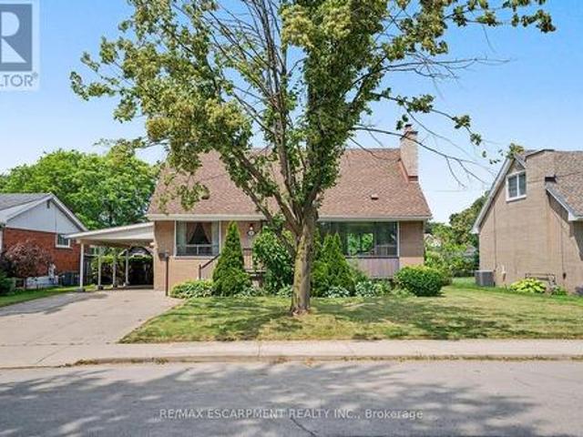 House for sale in Ancaster, Ontario