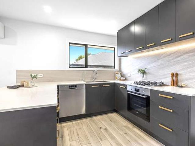 House for sale in Chaslands, Canterbury