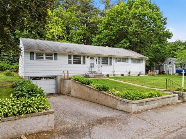 House for sale in Chelmsford, Massachusetts