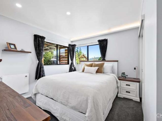 House for sale in Days Bay, Wellington