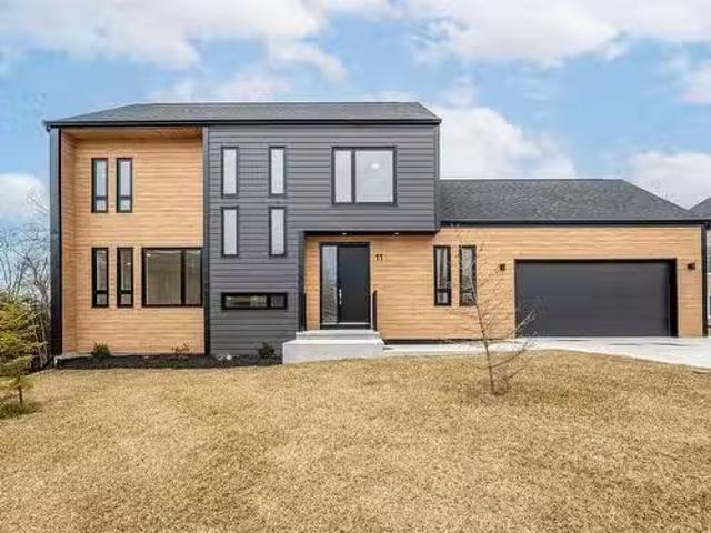 House for sale in Hammond's Plains, Nova Scotia