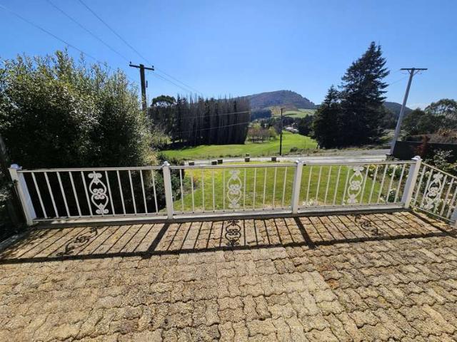 House for sale in Otakou